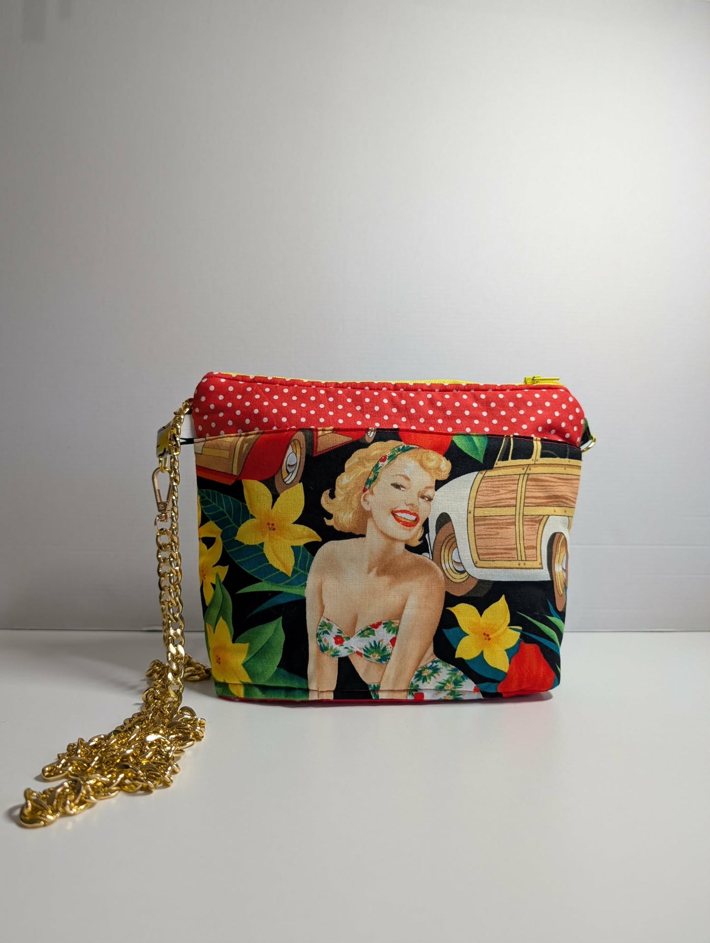 Paradise Print crossbody Bag with Zip Closure and gold coloured chain strap