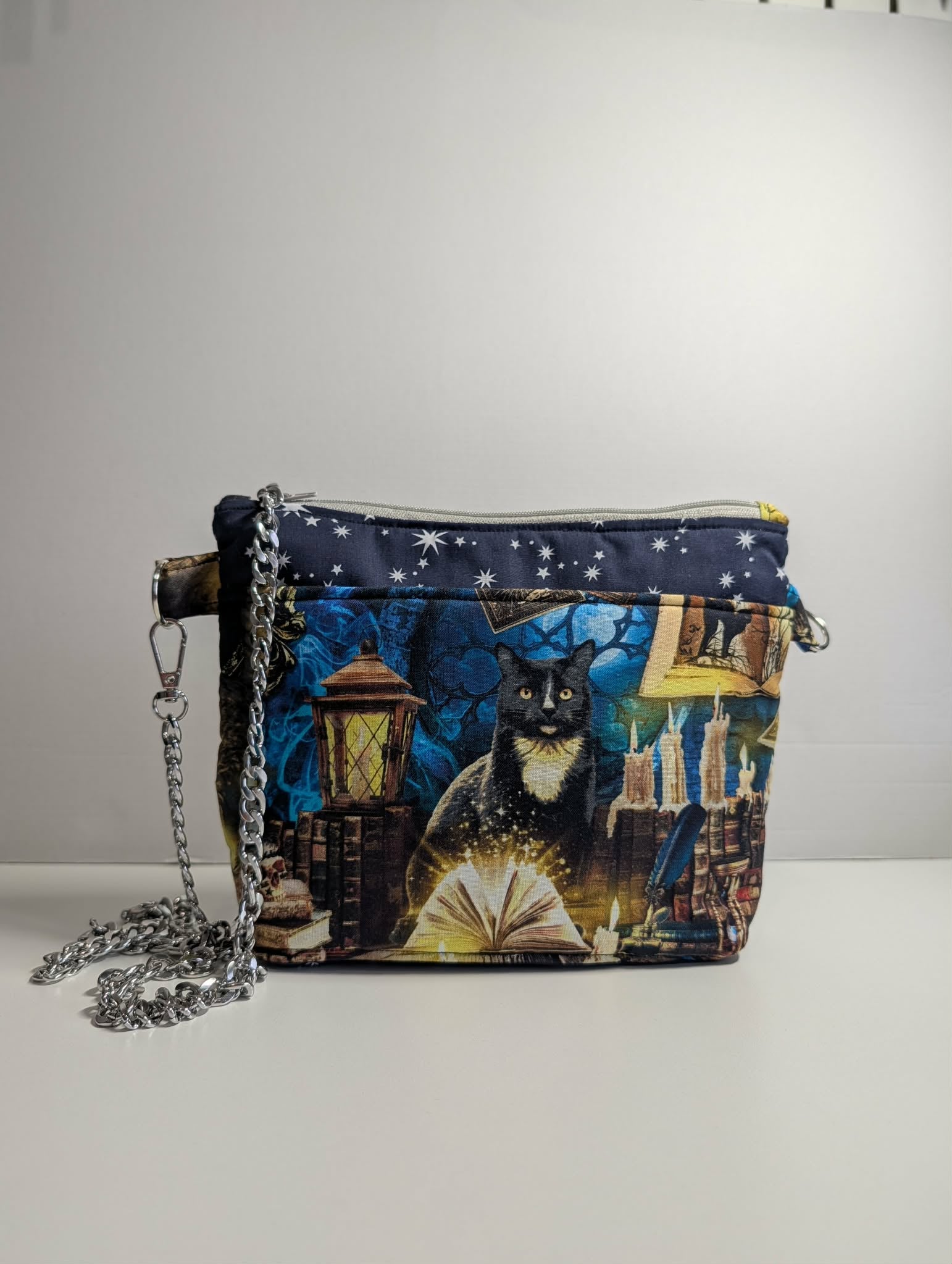 Cross Body bag with Cat and Tarot card Design. Pockets and detachable chain strap